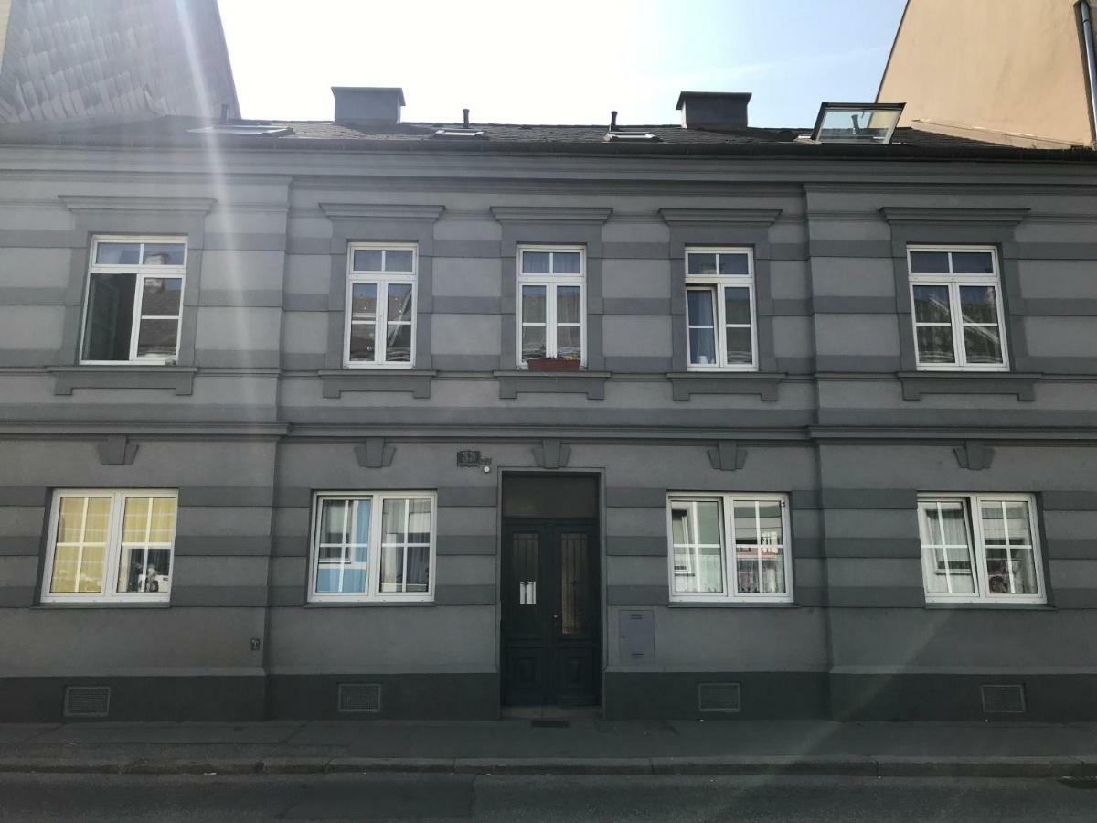 Apartamento Skyview Studio STP Sankt Poelten Exterior foto