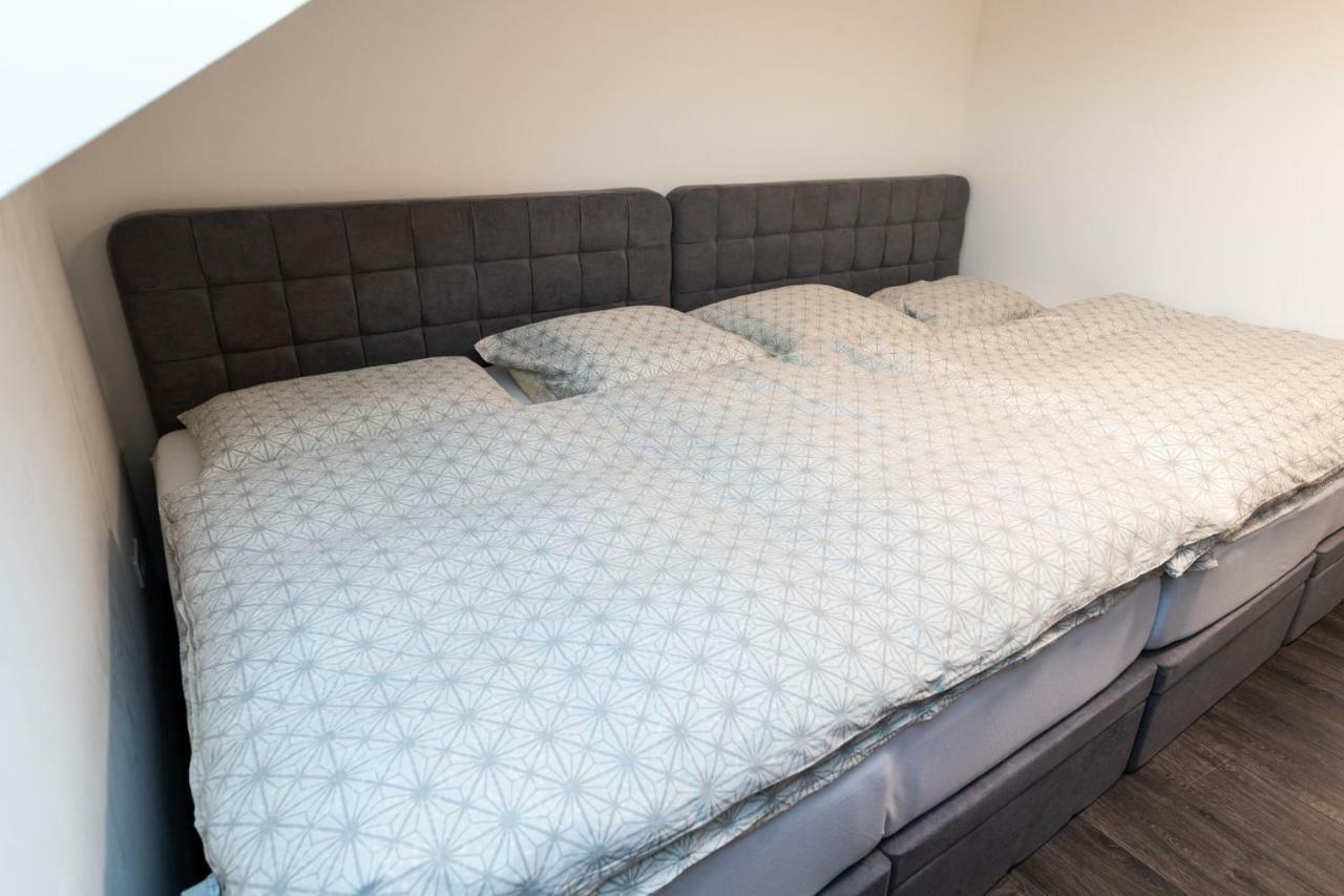 Apartamento Skyview Studio STP Sankt Poelten Exterior foto